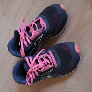 Free REEBOK runners 💓